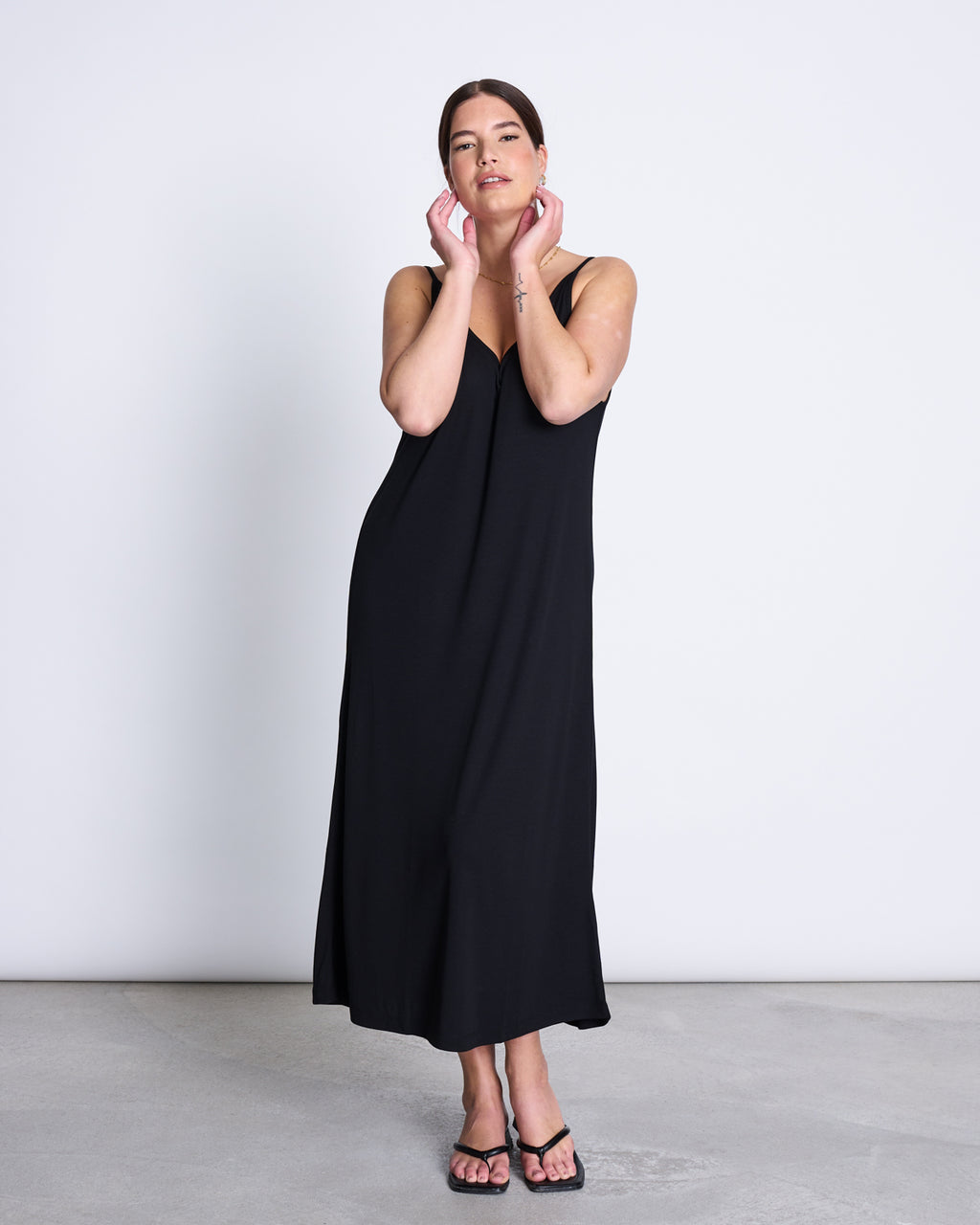 MIDI DRESS TRIANGLE BLACK Midi Kleid jan-n-june 4