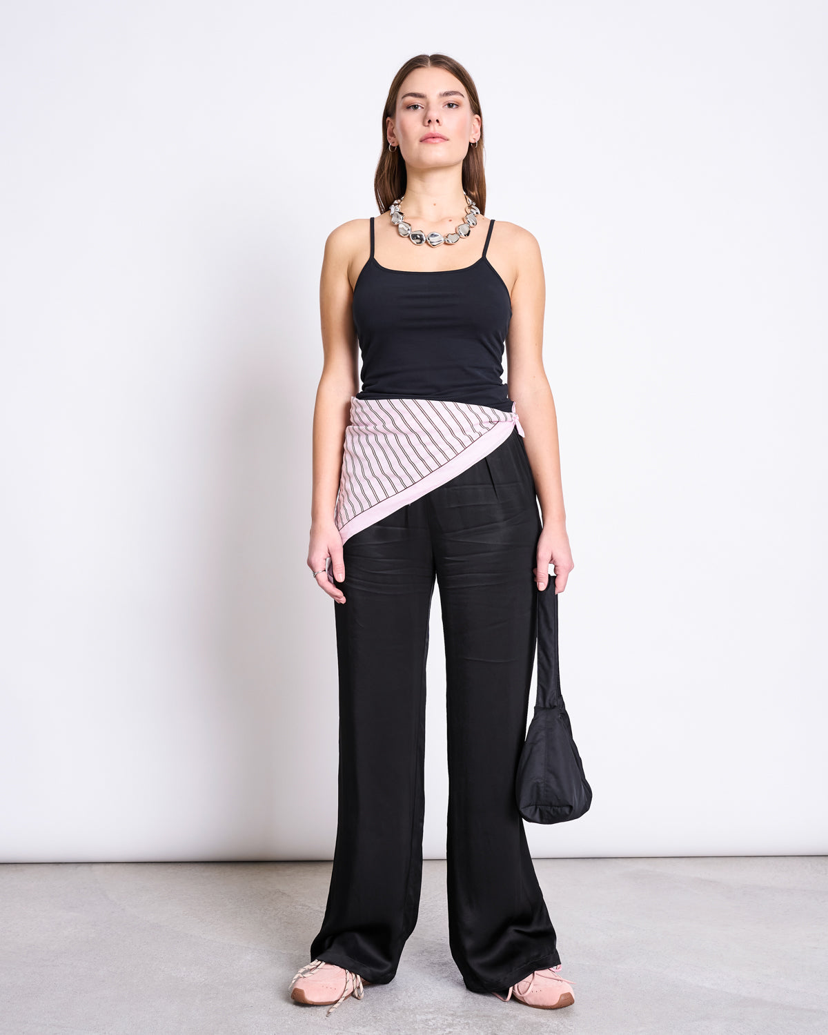 SPAGHETTI TOP CAPA BLACK GOTS