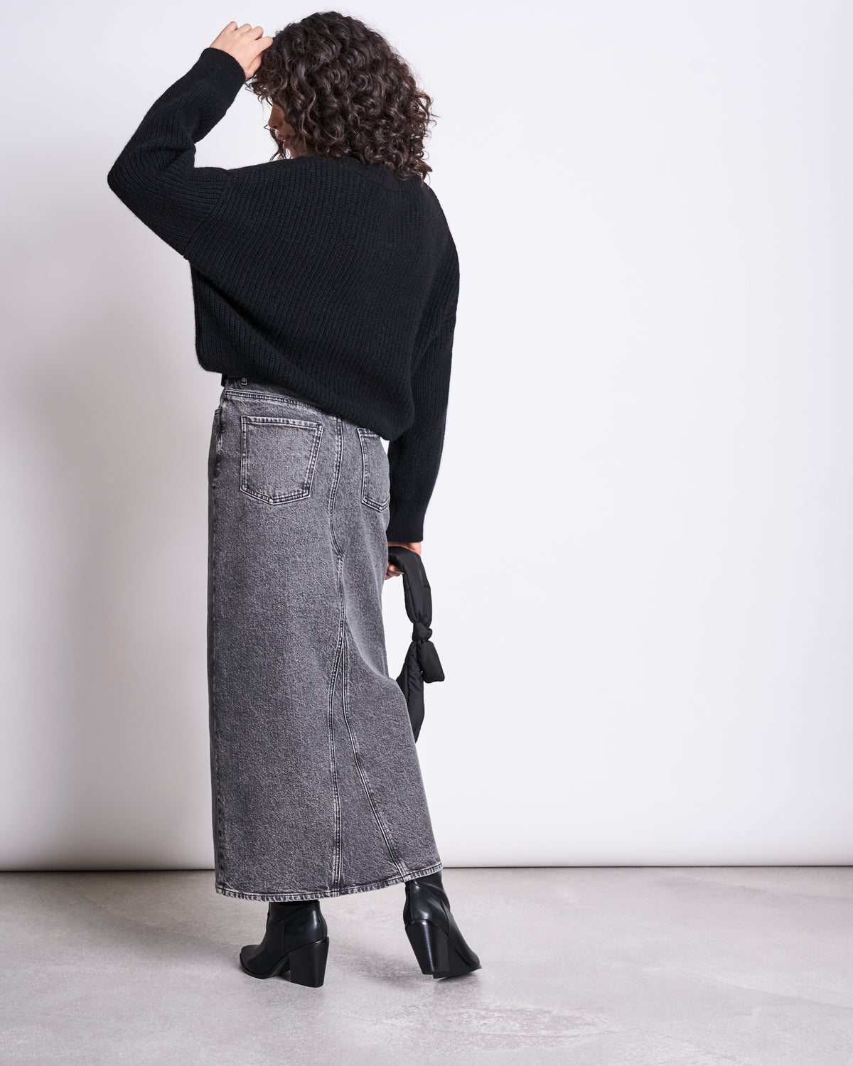 WOOLY JUMPER ANI BLACK T-shirt jan-n-june 6