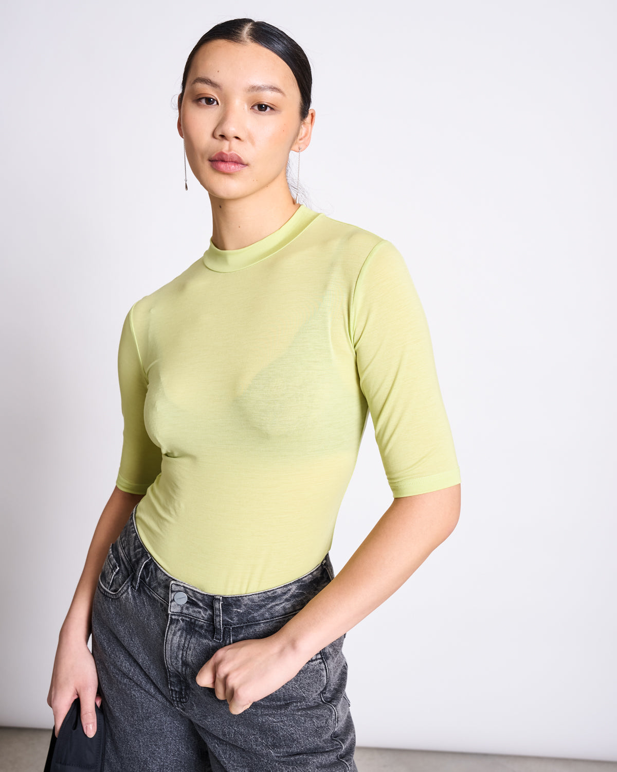 TENCEL™ LYOCELL HIGH-NECK T-SHIRT TARMA GRANNY SMITH