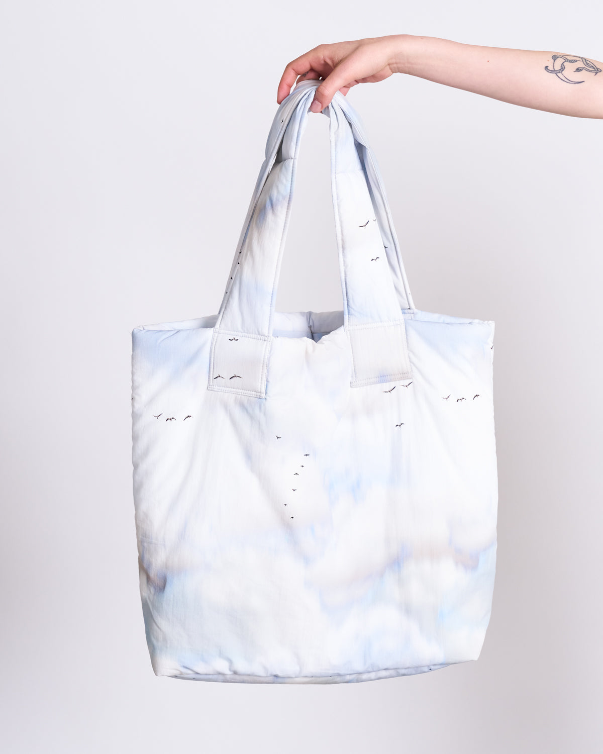 PADDED SHOPPER SMOL CLOUD PRINT