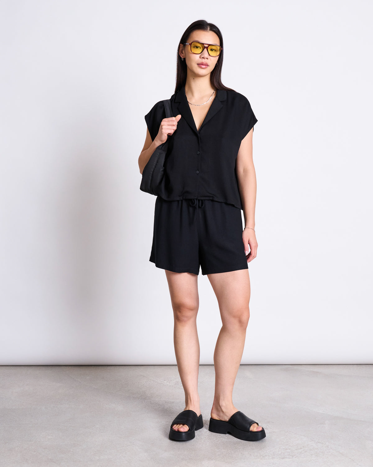 DRAWSTRING SHORTS LOV BLACK Shorts jan-n-june 2