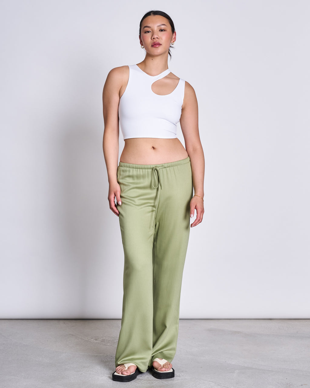 MID RISE LOOSE PANTS STRATH PALE OLIVE pants jan-n-june 9