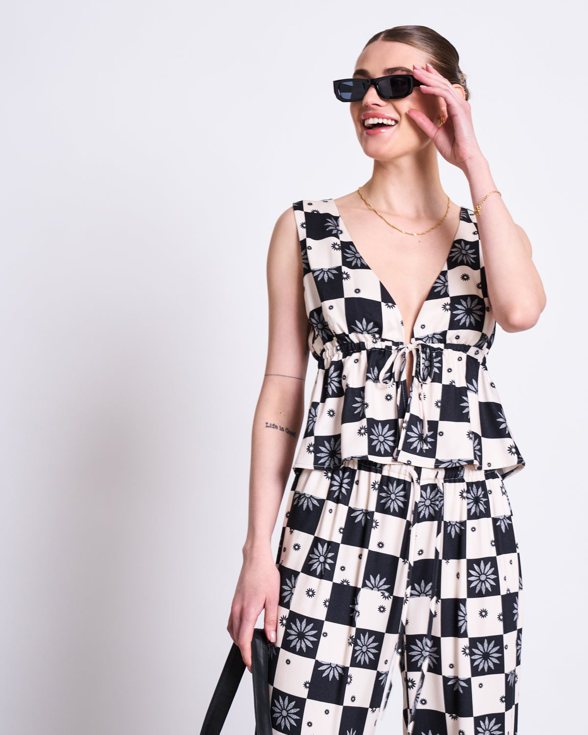 TIE TOP VESTER FLORAL SQUARE PRINT