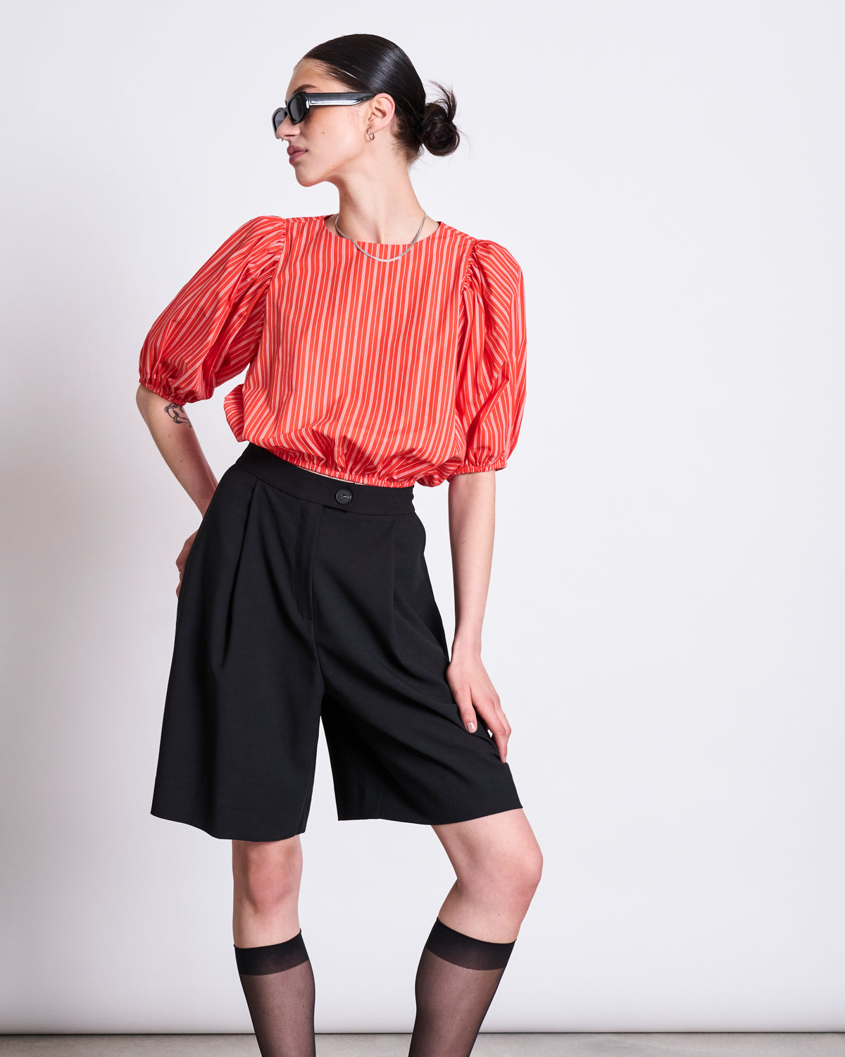 WIDE PLEATED SHORTS BENITO BLACK