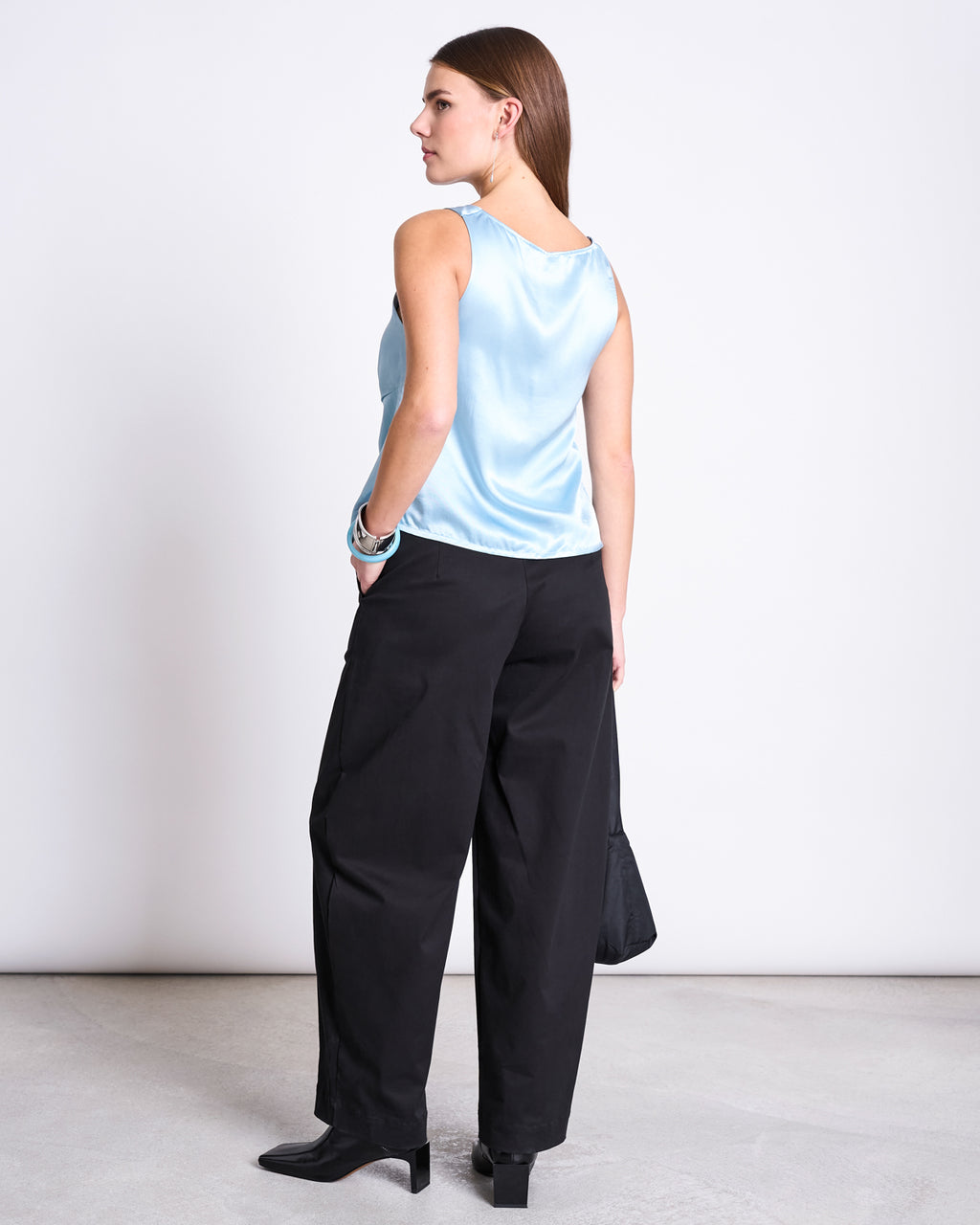 RUFFLED V-NECK TOP TALARA RETRO BLUE T-shirt jan-n-june 3