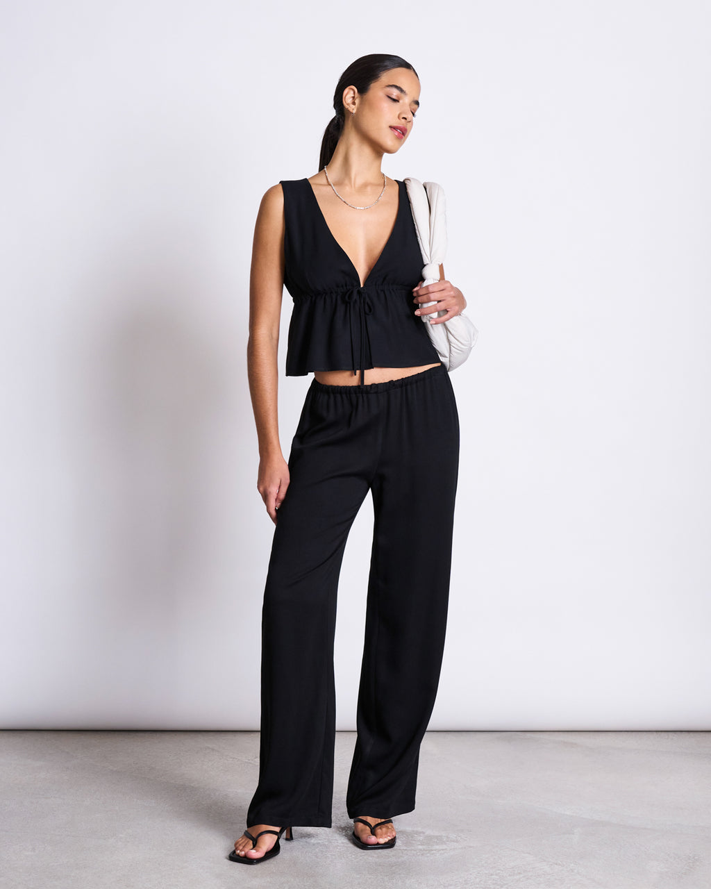 TIE TOP VESTER BLACK Tops jan-n-june 7