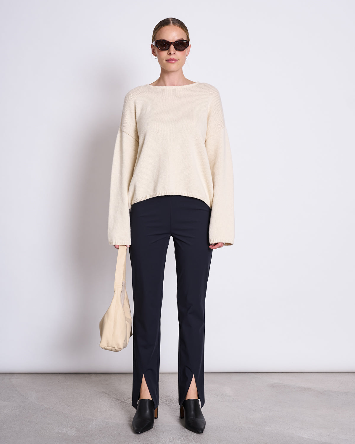 SLIT PANTS RHUE BLACK pants jan-n-june 1