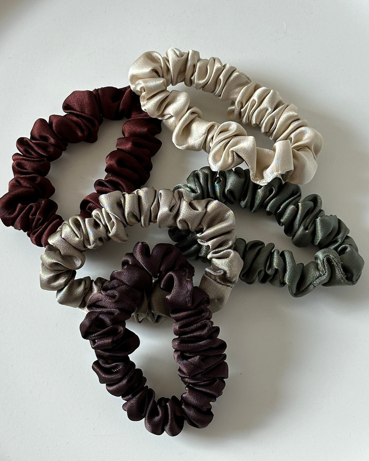 SLIM SCRUNCHIE SILVER GREY