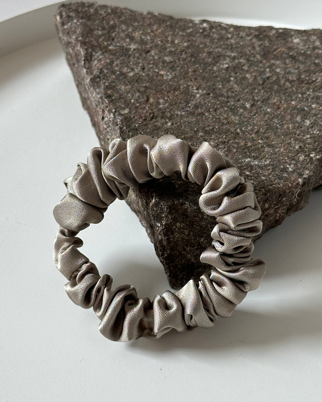 SLIM SCRUNCHIE SILVER GREY Accessories jan-n-june 2