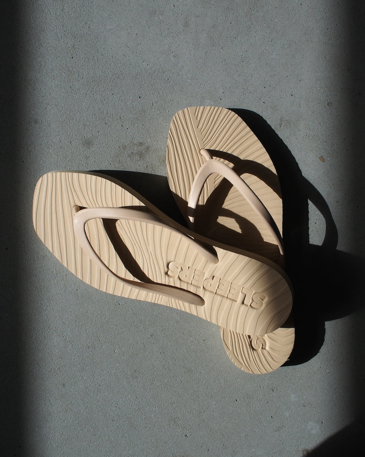 SLEEPERS TAPERED FLIP FLOPS BEIGE