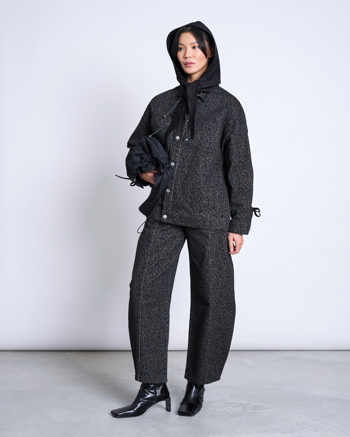 TIE-UP HOOD LENN BLACK Accessories jan-n-june 4