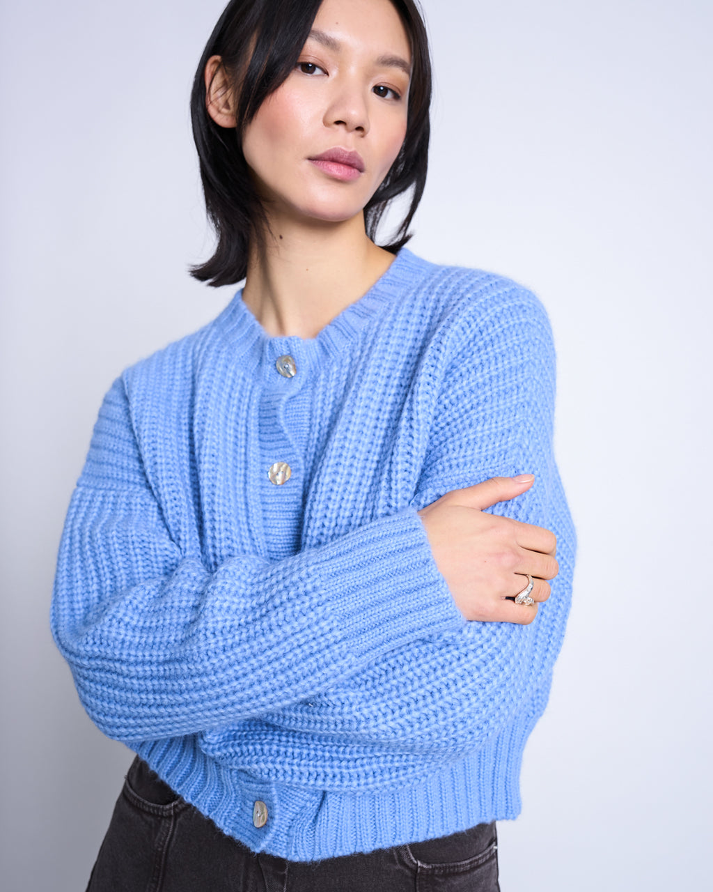 ALPACA CREWNECK CARDIGAN BENI MID BLUE Cardigan jan-n-june 3
