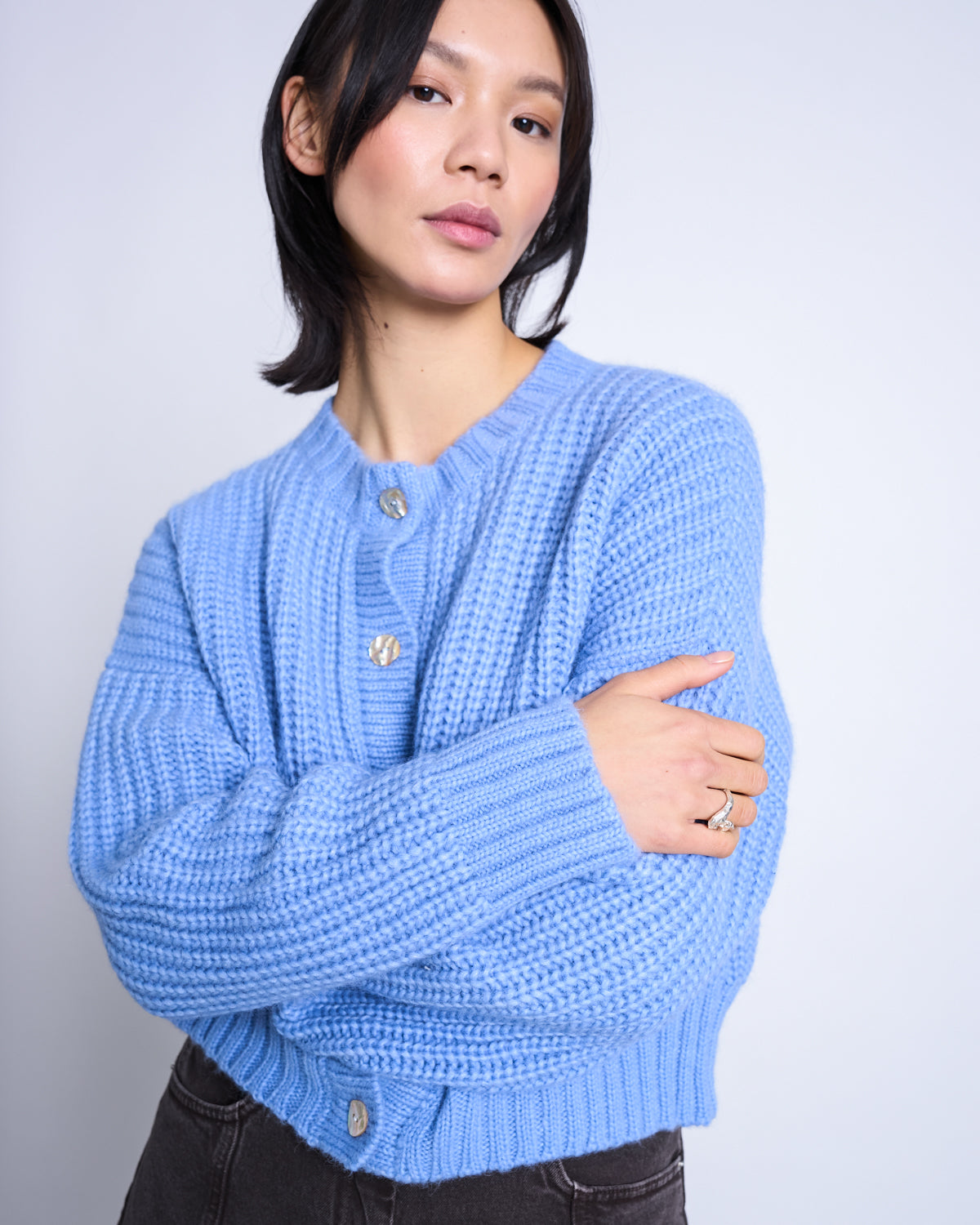 ALPACA CREWNECK CARDIGAN BENI MID BLUE Cardigan jan-n-june 3