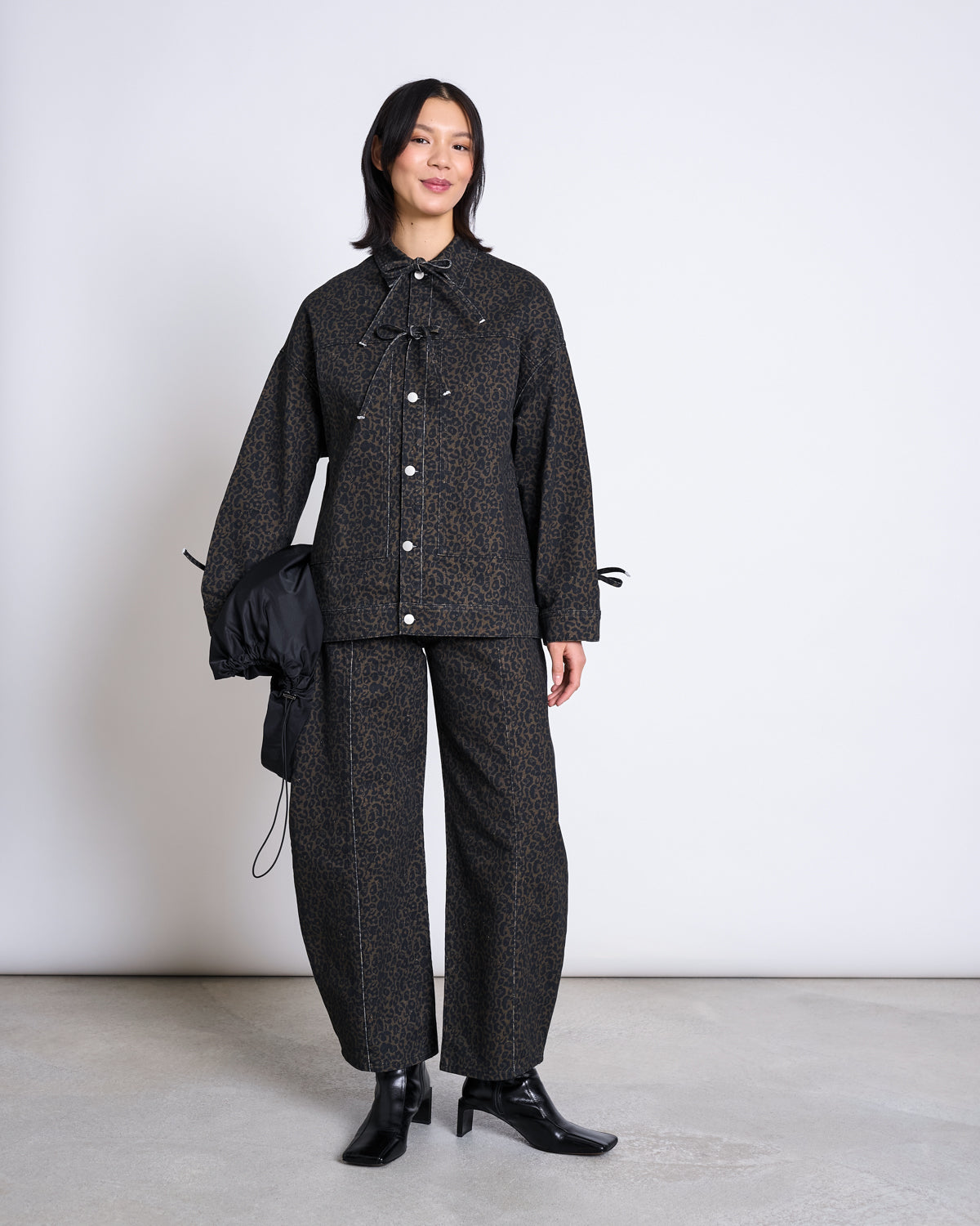 BARREL LEG DENIM JEANS FAYA DARK LEO PRINT GOTS Pants jan-n-june 4