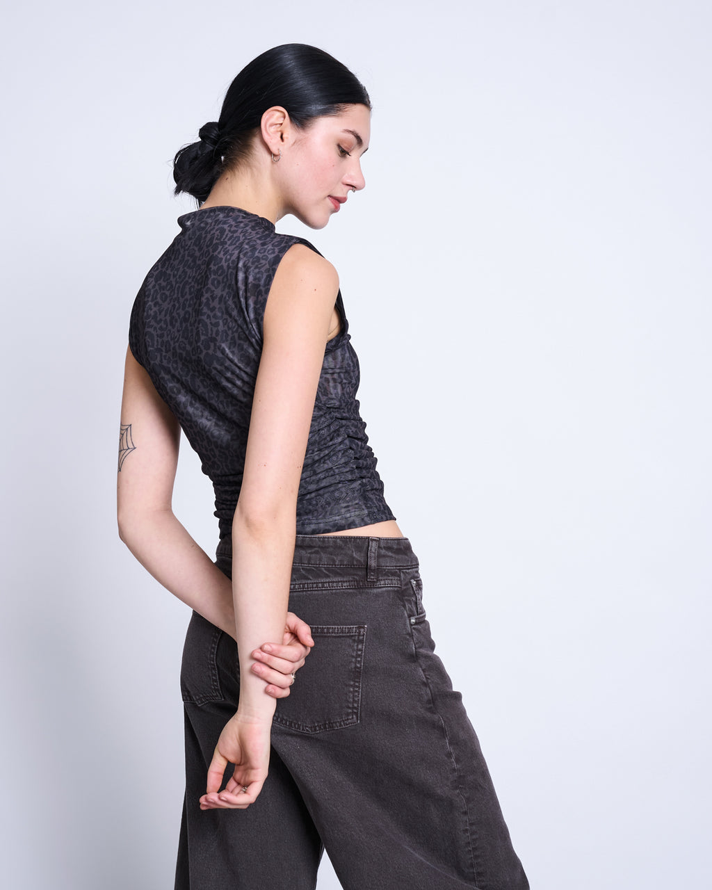RUFFLE MESH TOP LAGUNA DARK LEO PRINT T-shirt jan-n-june 4