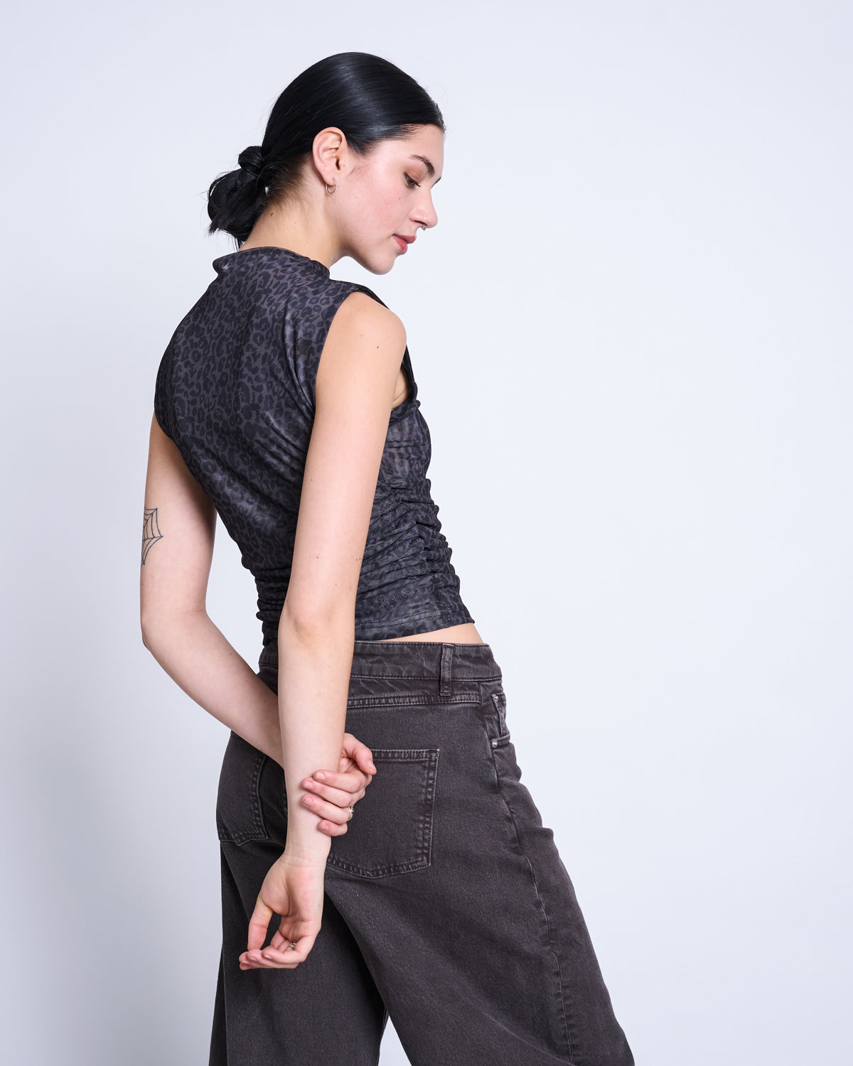 RUFFLE MESH TOP LAGUNA DARK LEO PRINT T-shirt jan-n-june 4
