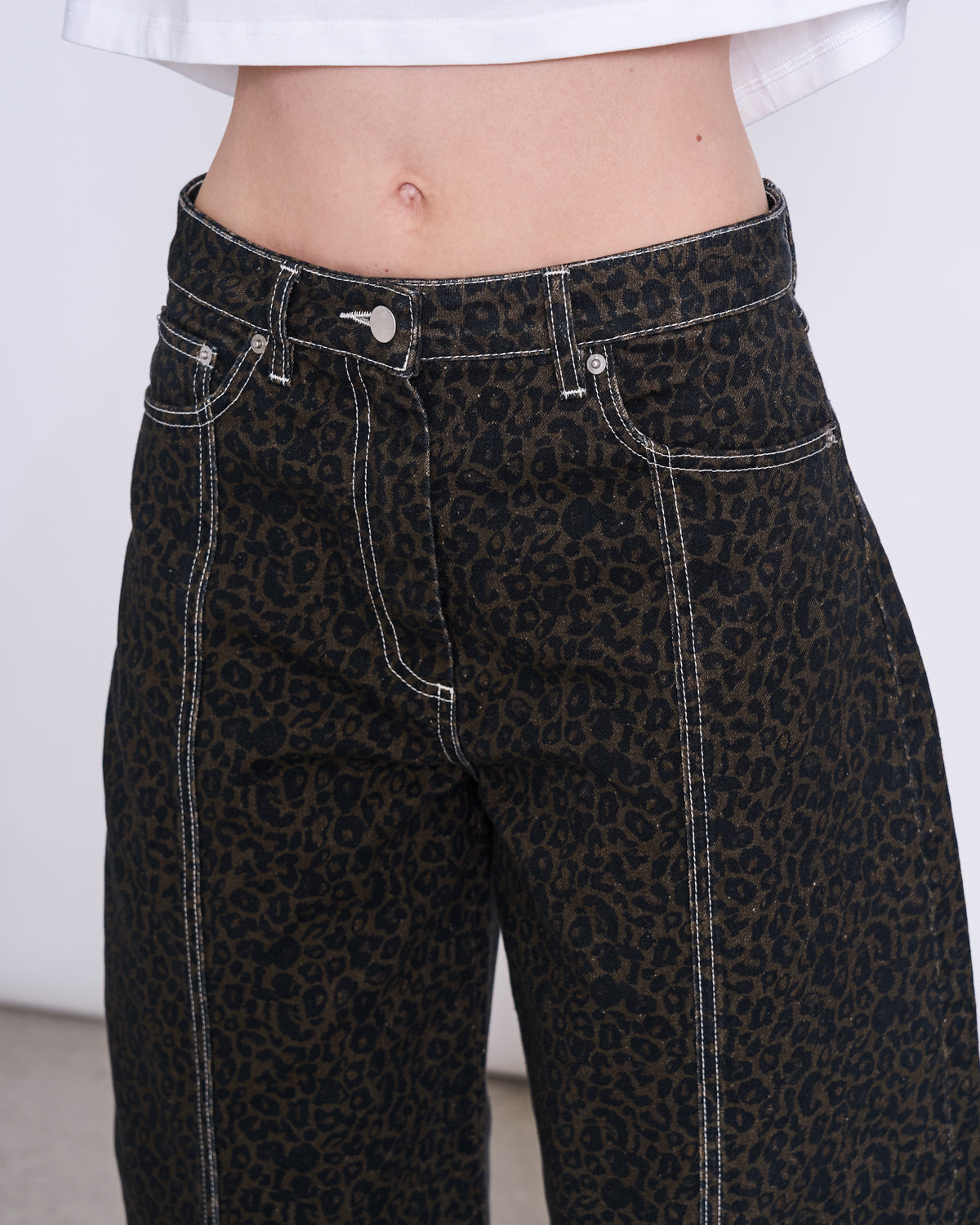 BARREL LEG DENIM JEANS FAYA DARK LEO PRINT GOTS Pants jan-n-june 3