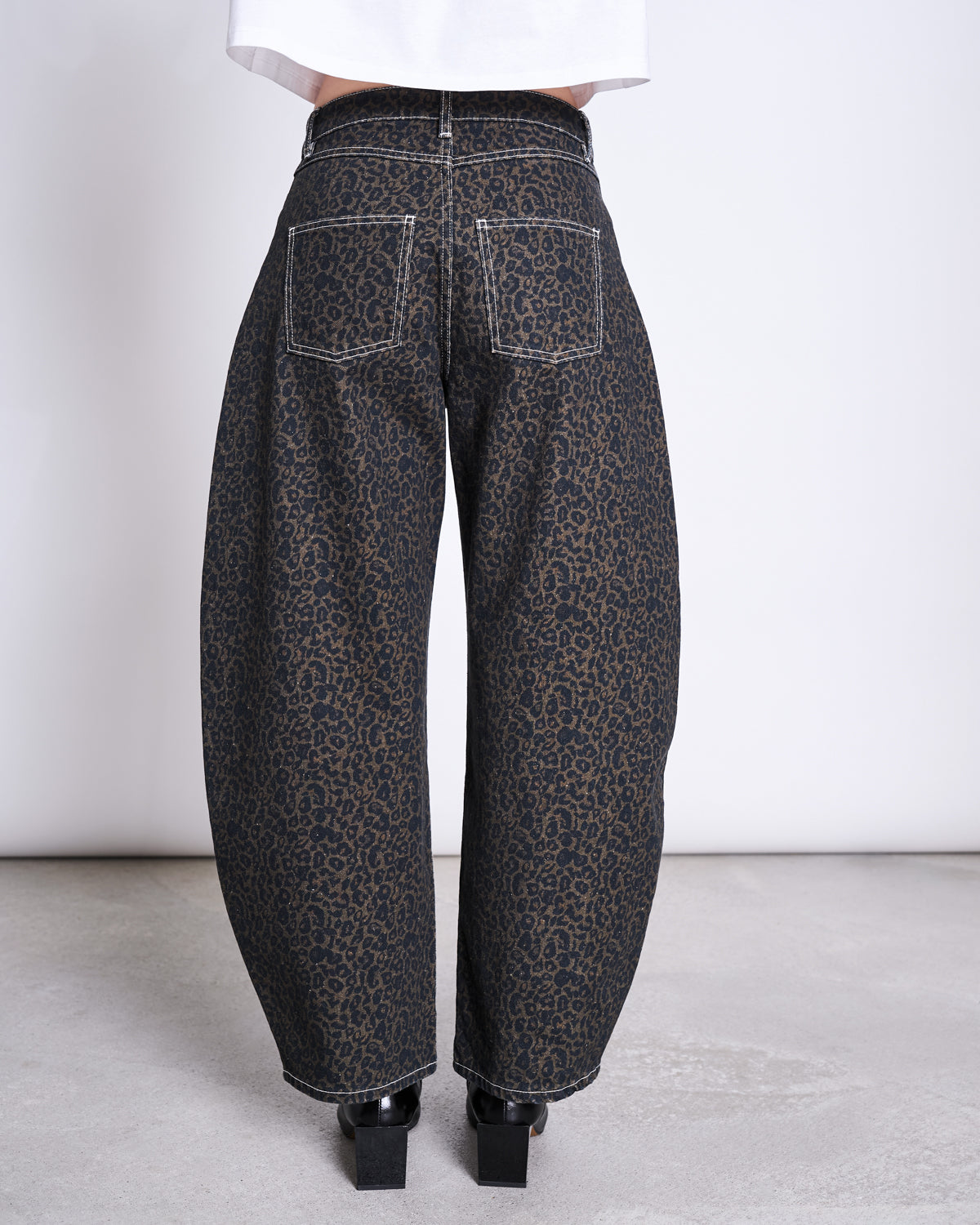 BARREL LEG DENIM JEANS FAYA DARK LEO PRINT GOTS Pants jan-n-june 4