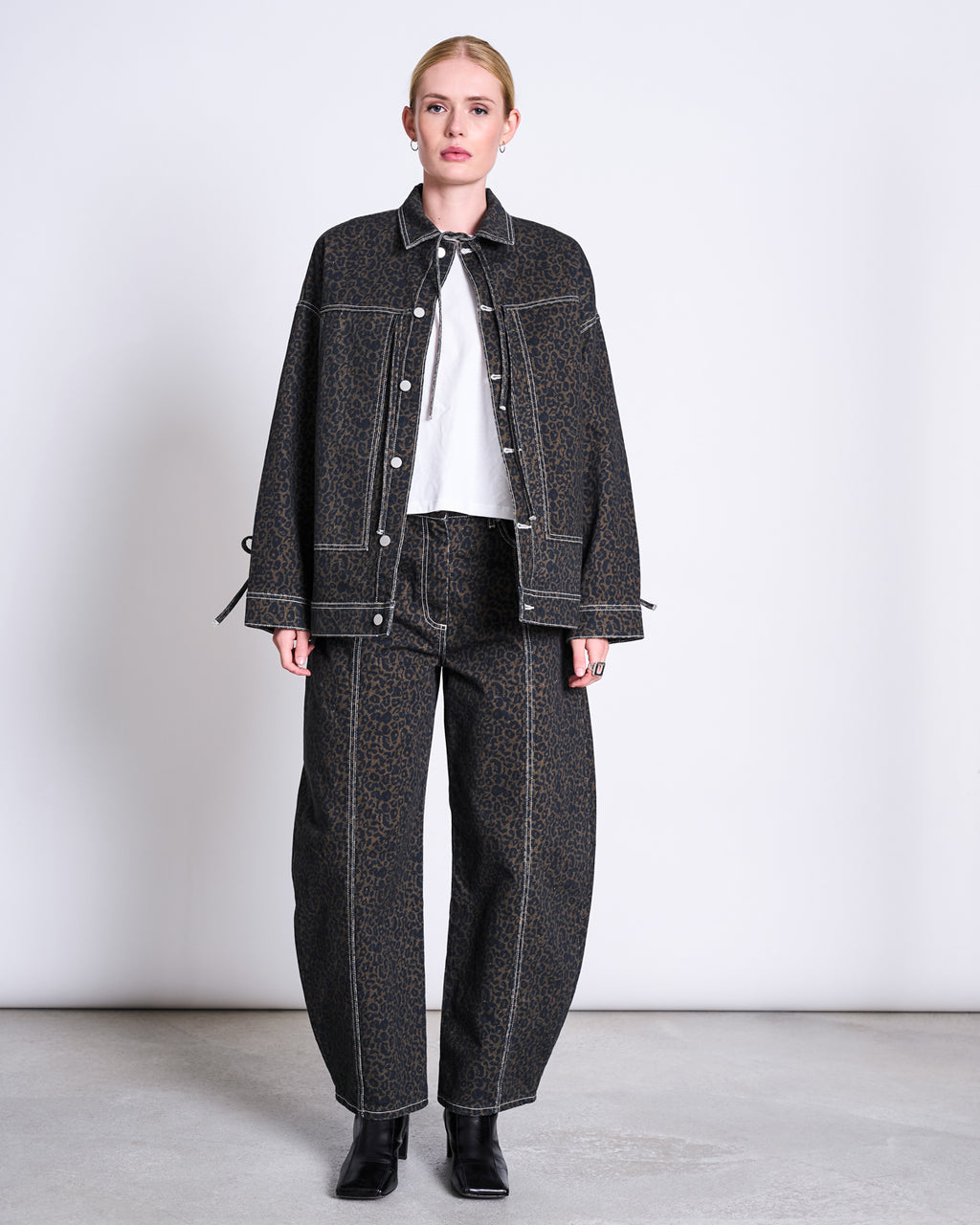 BARREL LEG DENIM JEANS FAYA DARK LEO PRINT GOTS Pants jan-n-june 2