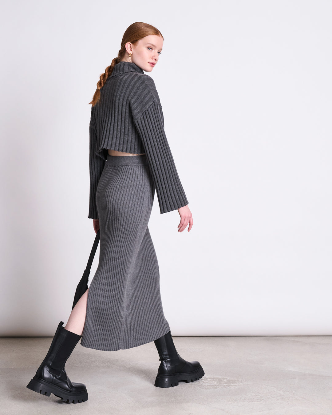 ★韓国人気★LOOKPLE★LOOK ZINUS HALF-TURTLENECK KNIT MTM CROPPED TURTLENECK CALIGO DARK GREY GOTS – JAN 'N JUNE
