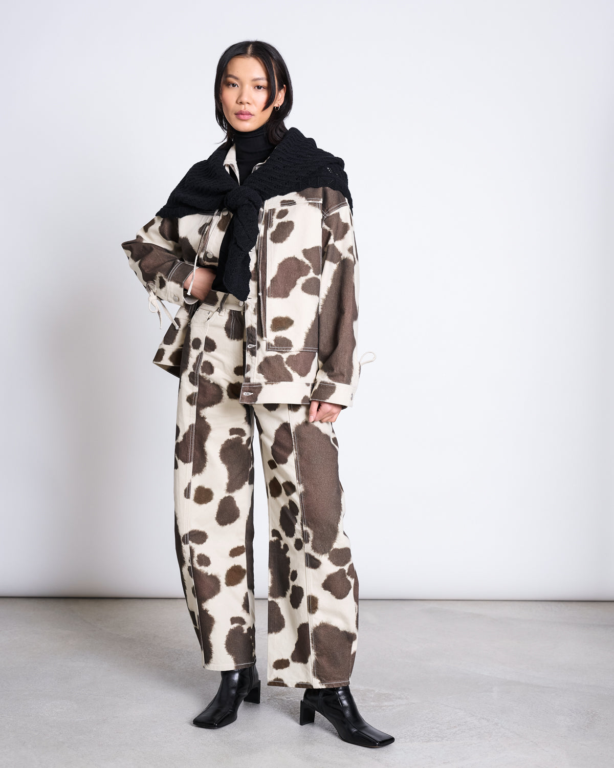 LAMBSWOOL TRIANGLE SCARF ELVA BLACK GOTS