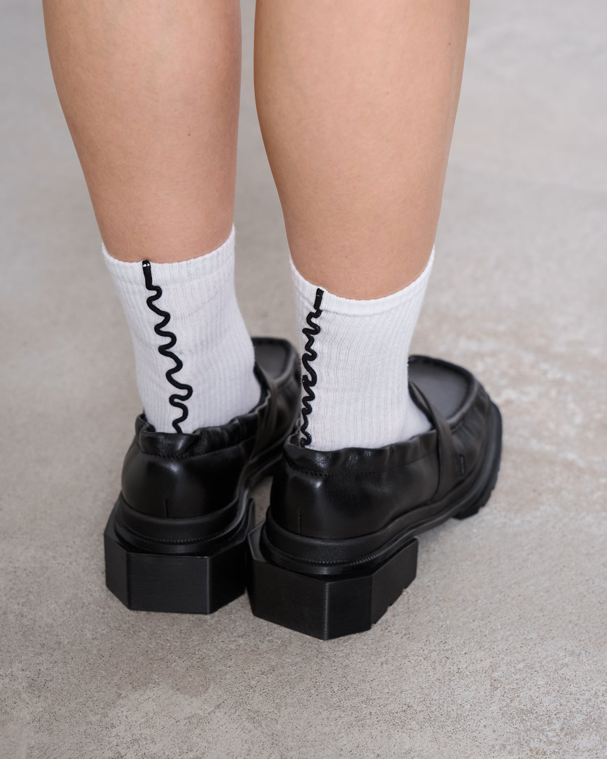 OVERLOCK SOCKS WHITE BLACK