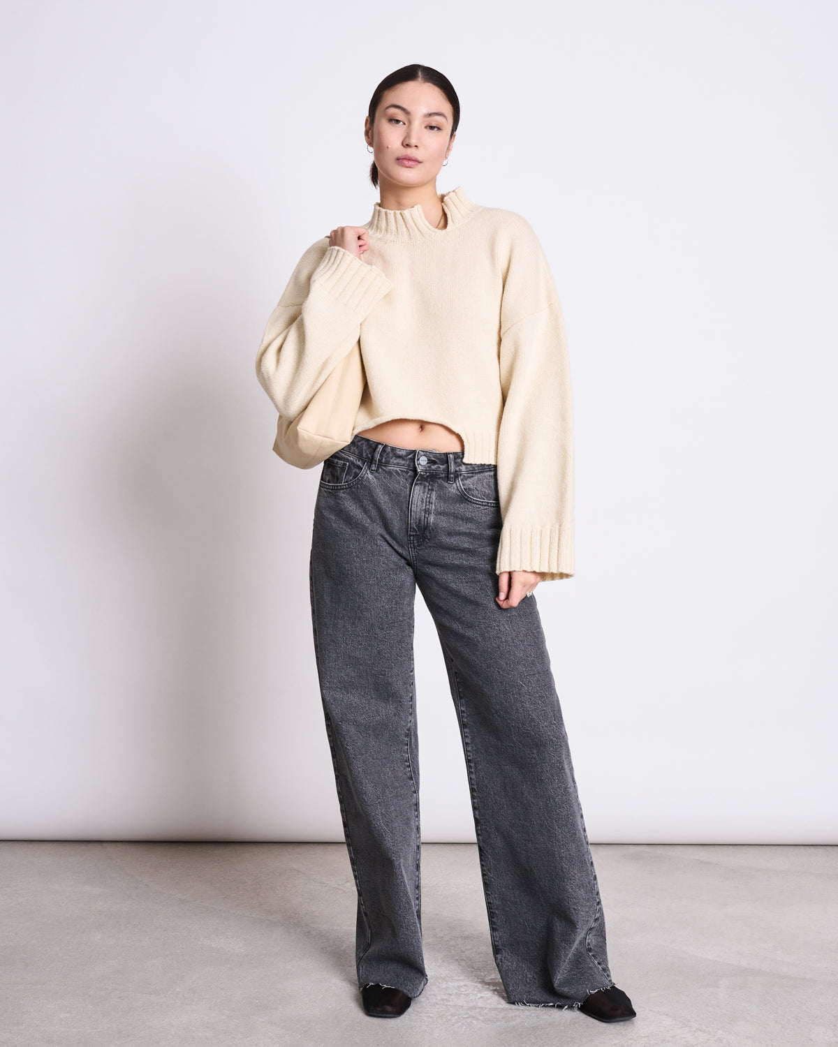 ASYMMETRIC JUMPER SAMEA OFFWHITE GOTS