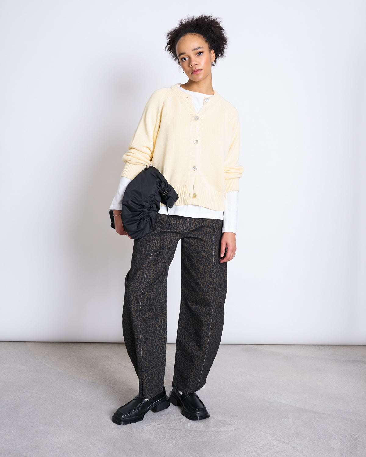 RELAXED CREWNECK CARDIGAN SIVIA BUTTERMILK GOTS Cardigan jan-n-june 2