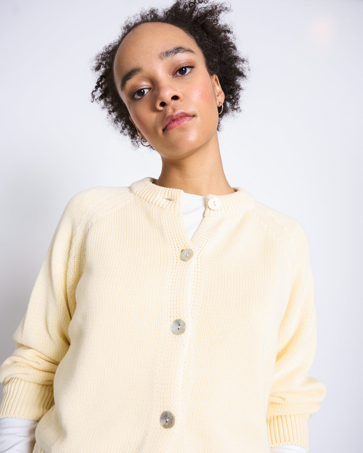 RELAXED CREWNECK CARDIGAN SIVIA BUTTERMILK GOTS Cardigan jan-n-june 1