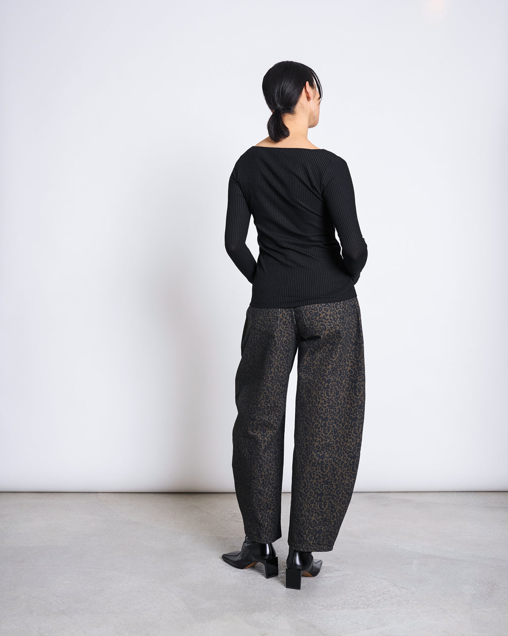 BARREL LEG DENIM JEANS FAYA DARK LEO PRINT GOTS Pants jan-n-june 3