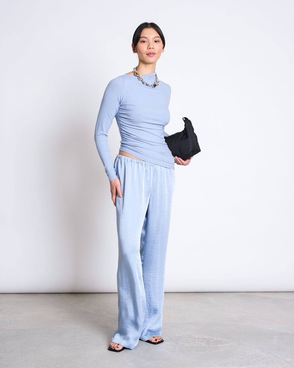 ASYMMETRICAL LONGSLEEVE TOVE MID BLUE