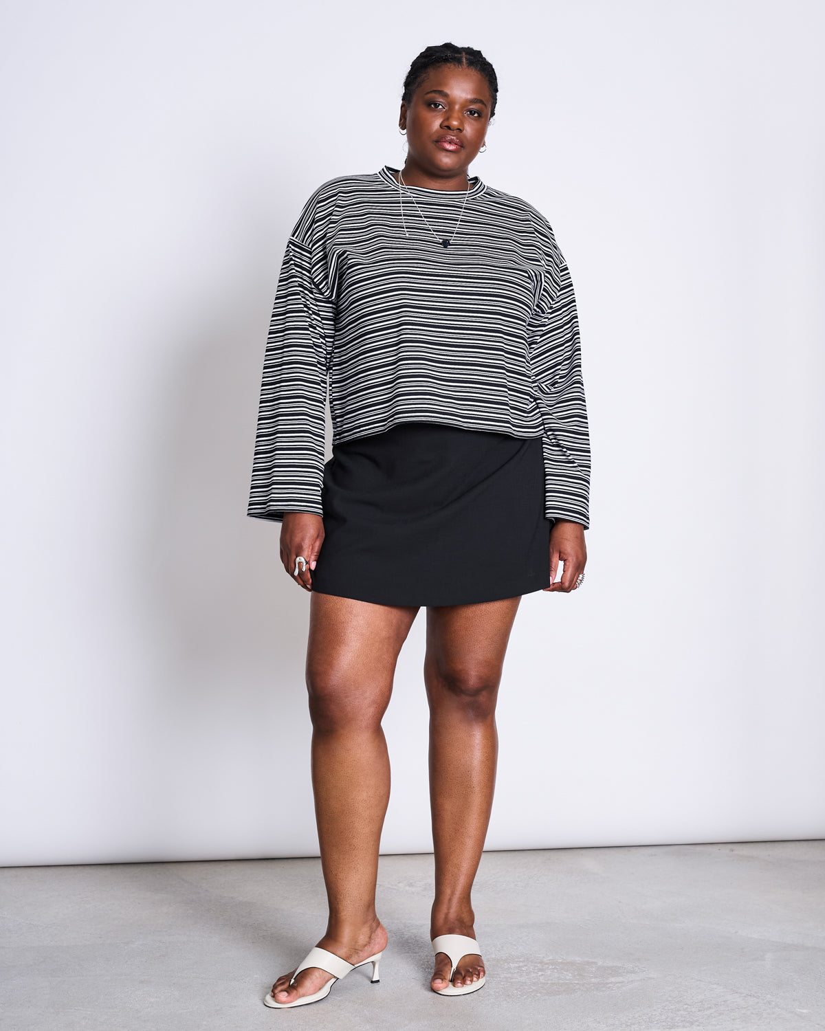 BOXY LONGSLEEVE ANKIRA B/W STRIPED