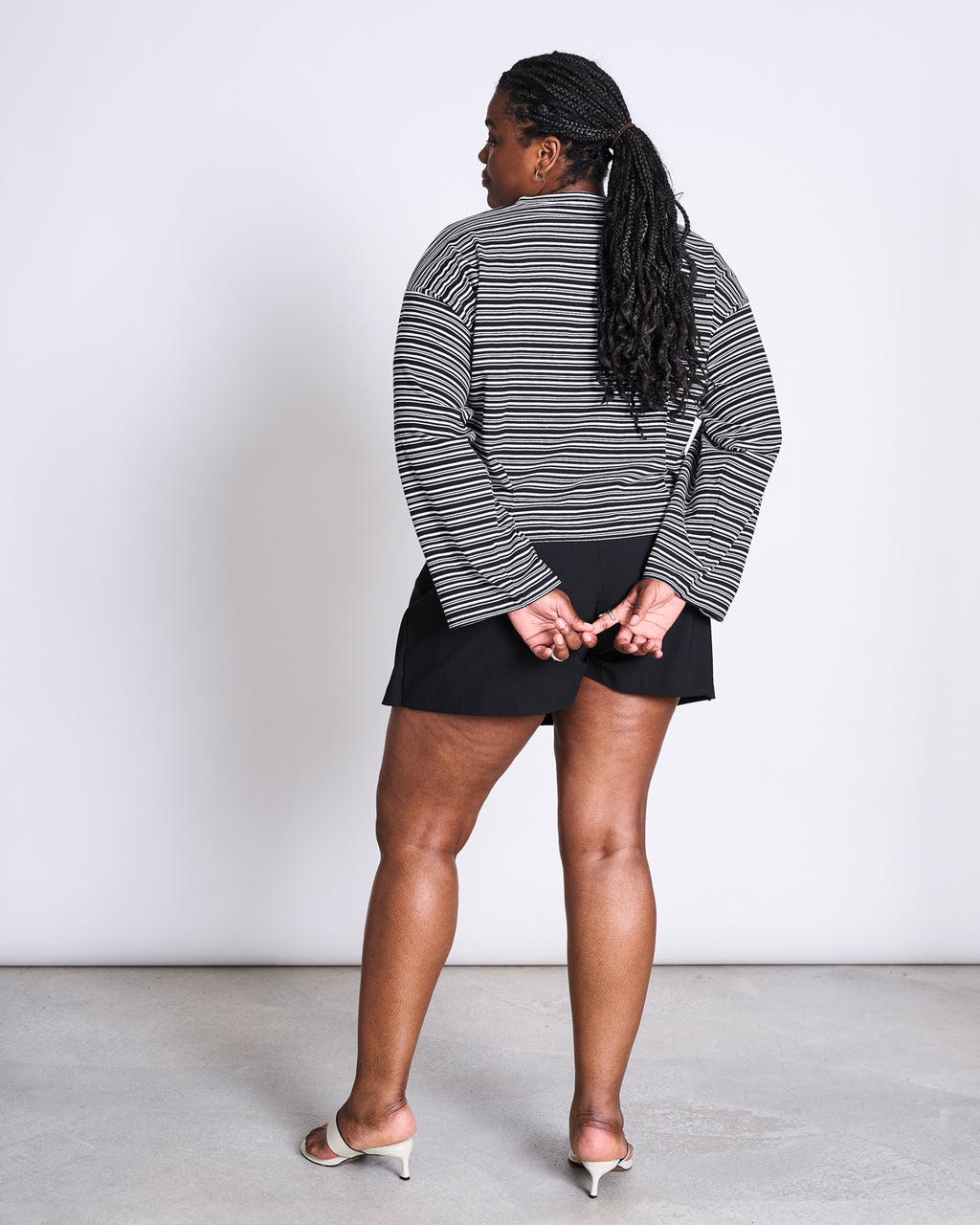 BOXY LONGSLEEVE ANKIRA B/W STRIPED