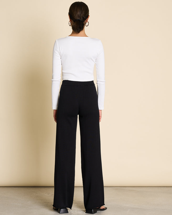 30_JanNJune_SS23_Penila_white_